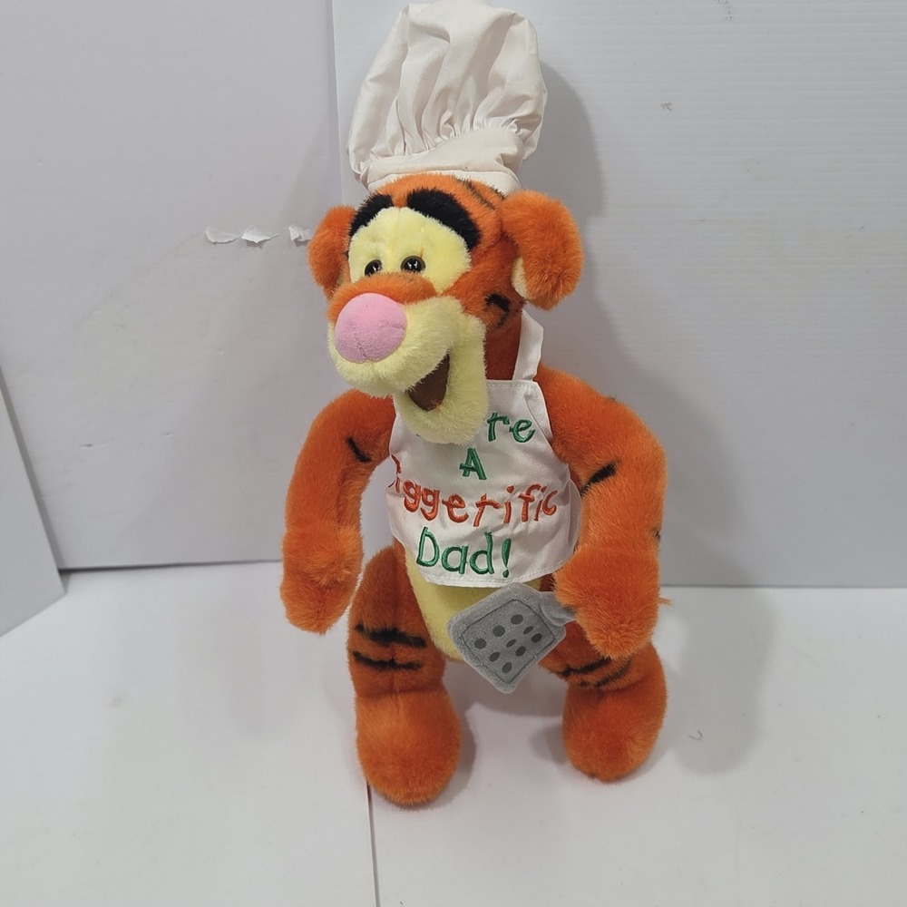 DISNEY Chef TIGGER "You're A Tiggerific Dad!" PLUSH Tiger Moveable Legs 16" BBQ